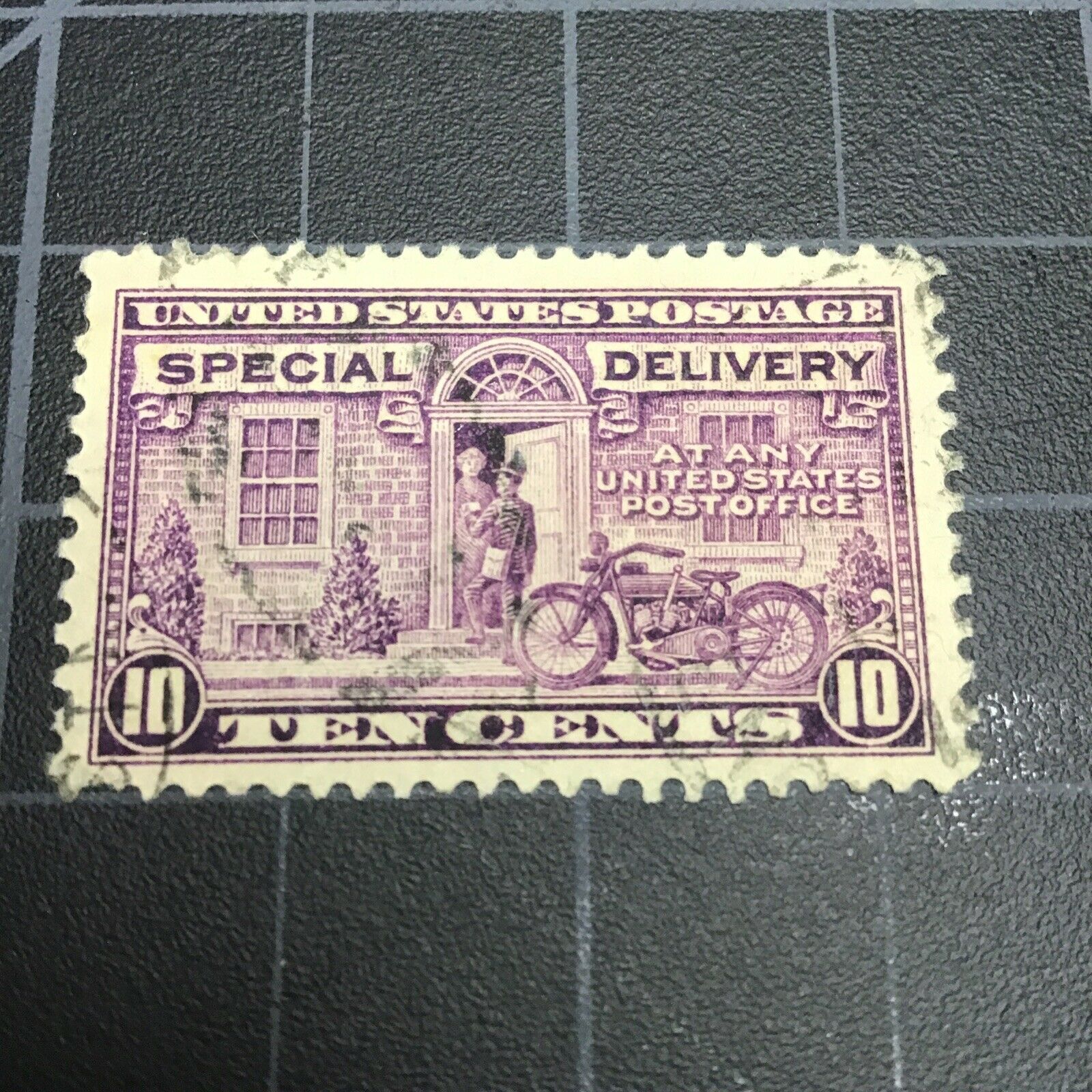 US 10 Cent Special Delivery Postman And Motorcycles 1922 - Image 1